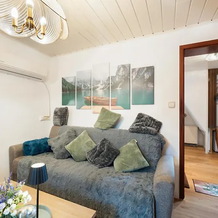 Gemuetliches Hintergebaeude Vakantiehuis Stuttgart
