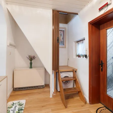Gemuetliches Hintergebaeude Vakantiehuis